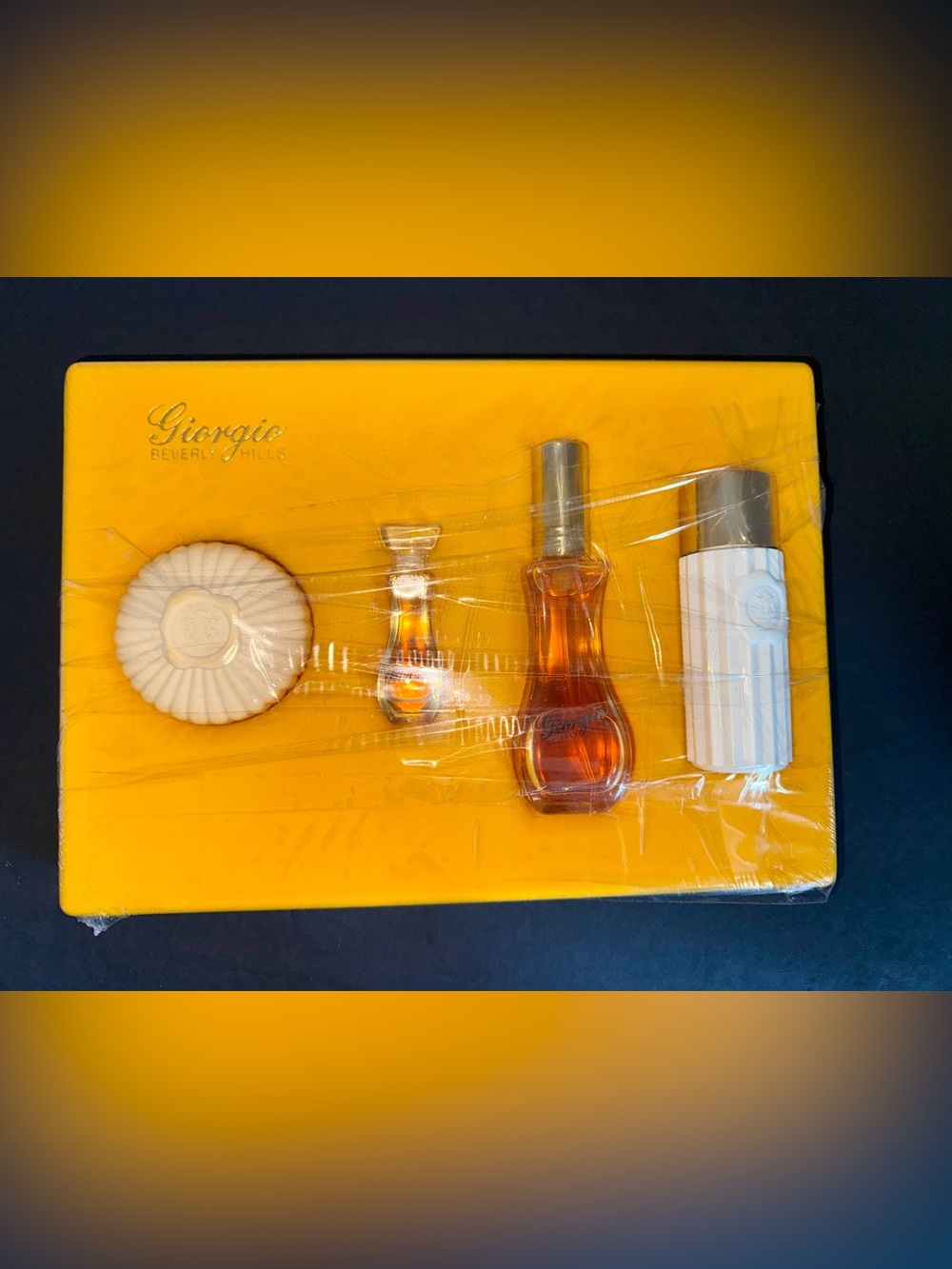 GIORGIO BEVERLY HILLS Extraordinary Perfume Cologne Soap Lotion Gift Set VINTAGE